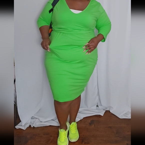 2 FOR 1: Rebdolls Vibrant Red and Green Long Sleeve Dresses - Picture 10 of 10